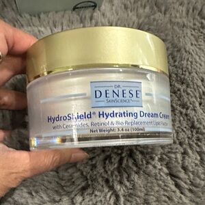 NEW HydroShield Hydrating Dream Cream - Gold and White 3.4 oz